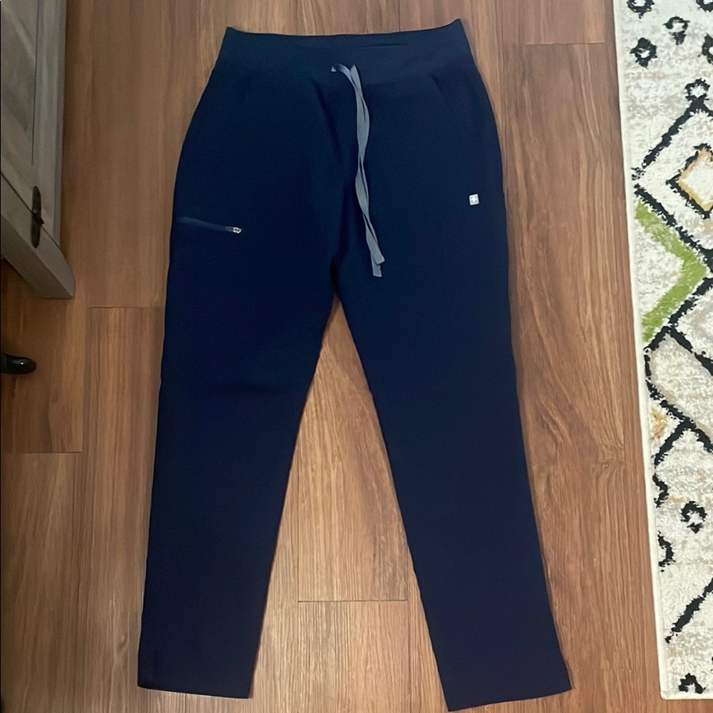 Figs yola skinny scrub pants